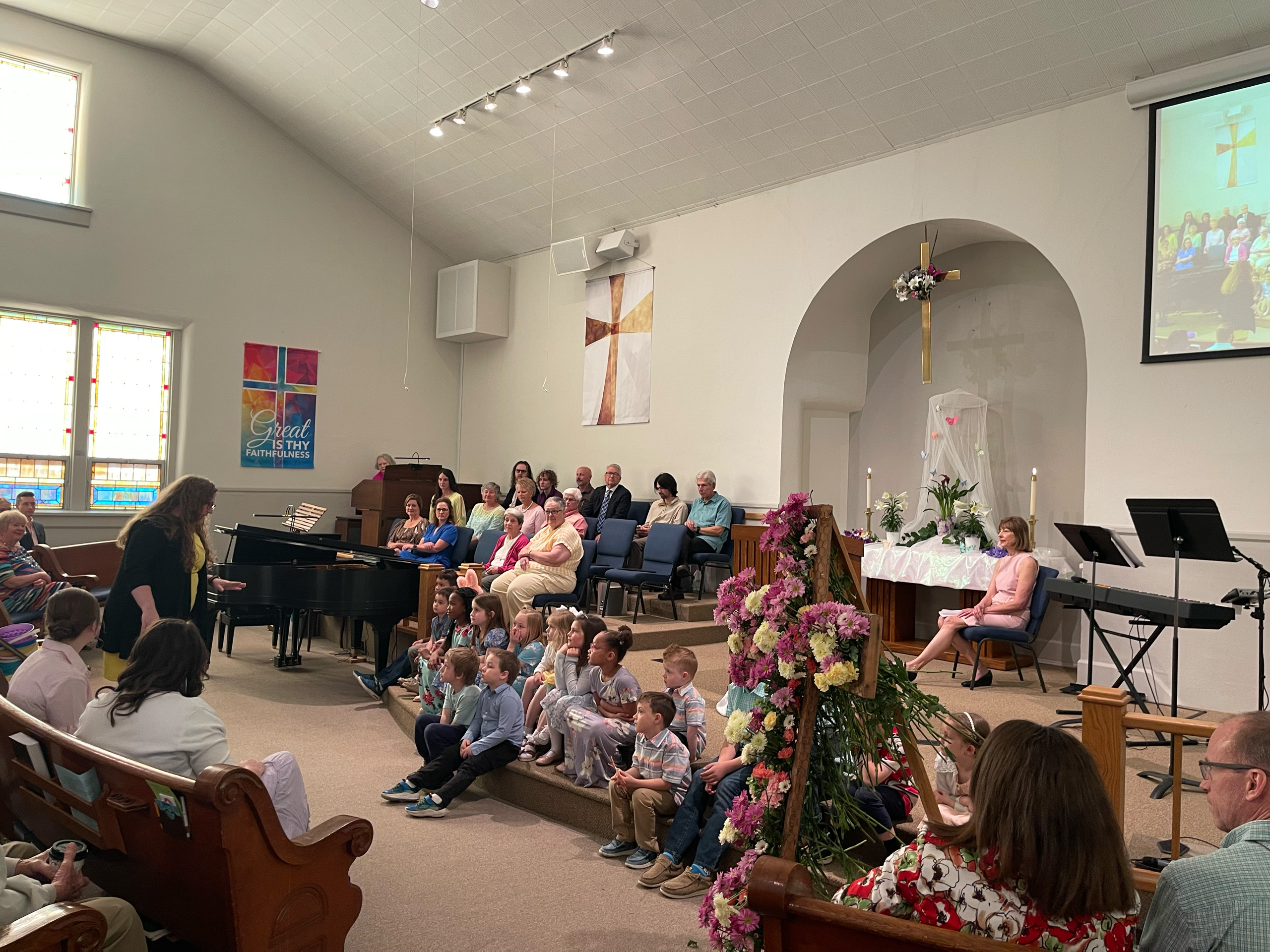 Youn children perform for congregation